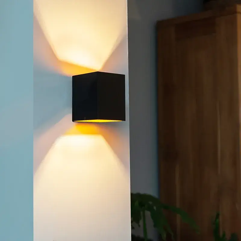 Újdonság Design fali lámpa fekete és arany színben, téglalap alakú - Sola
