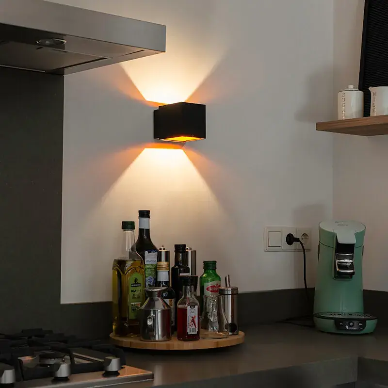 Szezonális akció Design fali lámpa fekete/arany LED-del - Caja