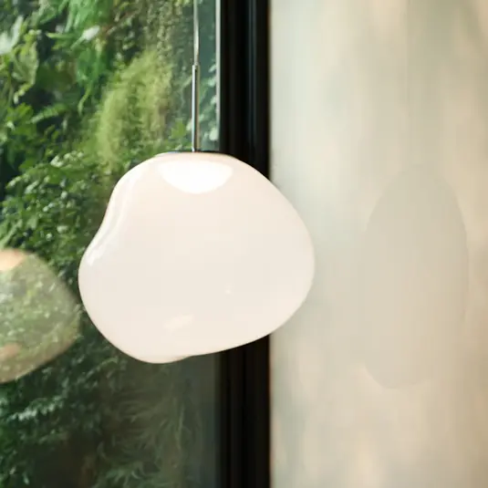 Tom Dixon LED lógó lámpa Melt, Ø 50 cm, opál/ezüst színű Vedd meg online