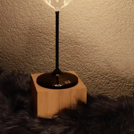 Segula asztali világítás Cozy, olajozott tölgyfa, kocka alakú, E27 Korlátozott ajánlat