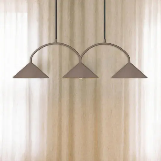 Rendeld meg most Globen Lighting lógó lámpa CURVE, hossza 95 cm, barna, 3 izzós.