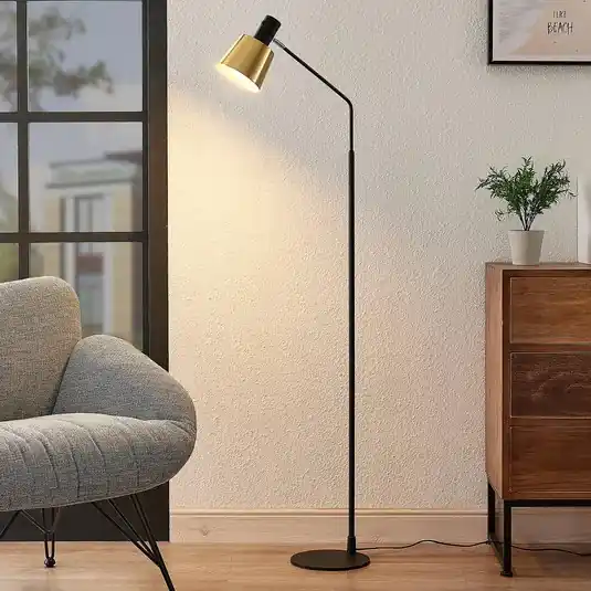 Kihagyhatatlan ajánlat Lindby állólámpa Vlada, 144 cm, sárgaréz, fekete, fém
