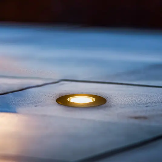 Ne maradj le BRUMBERG Hybride Flat LED padlósüllyesztett lámpa, 11cm
