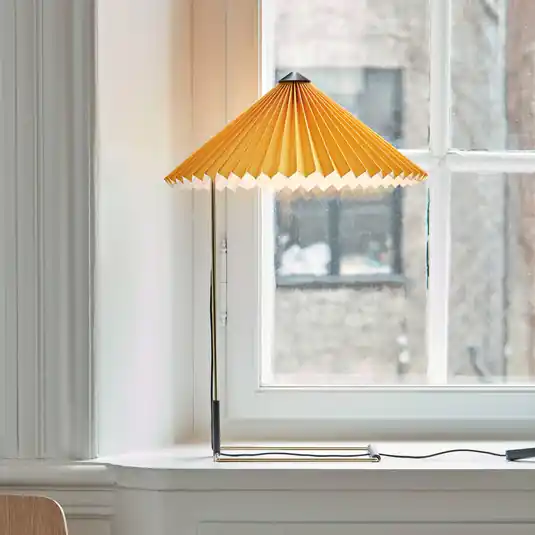 HAY Matin 380 LED-es pliszírozott asztali lámpa, sárga színben Vásárlói kedvenc