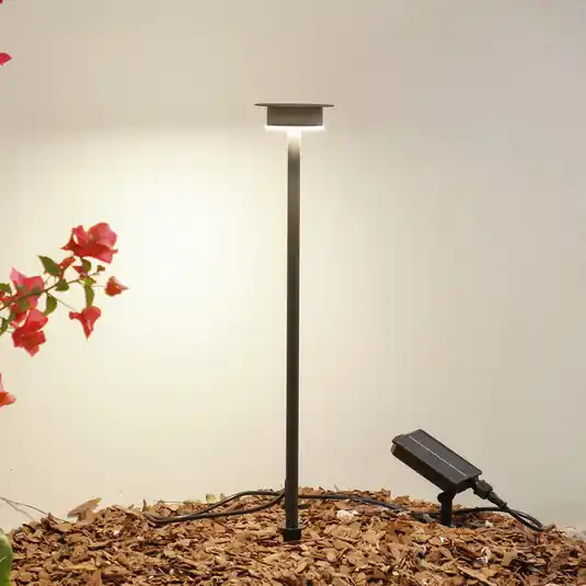 Lindby LED napelemes világítás Lyris, fekete, alumínium, 3000 K Kedvezményes ár