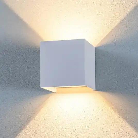 Vásárlói kedvenc Lindby Nivar LED kültéri fali világítás, szögletes, fehér, 10 cm, IP54