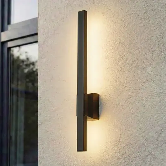 Biztonságos vásárlás Lindby Sakari LED kültéri fali világítás, fekete, alumínium, magasság 50 cm