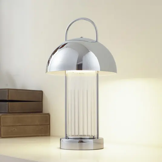 Csak ma Lindby LED-es újratölthető asztali lámpa Mareli, króm, fém, Ø 18 cm