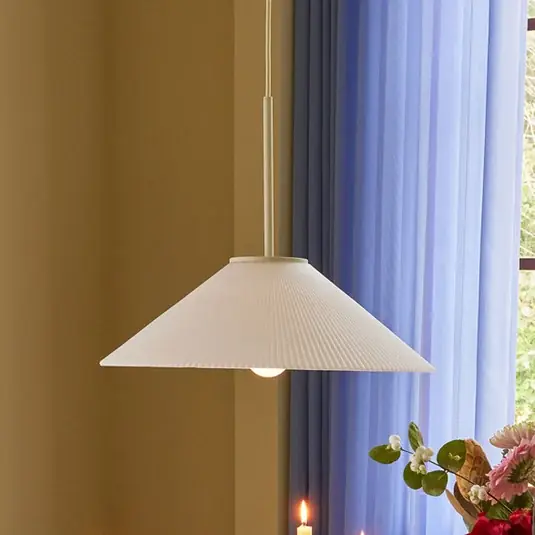 Árcsökkenés HÜBSCH Solid függesztéklámpa, fehér, homok, üveg, vas, E27